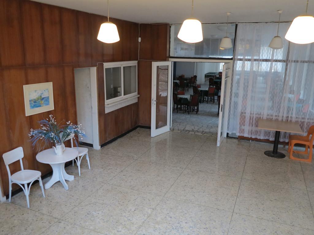 Hotel Tango Golden Sands Exterior foto
